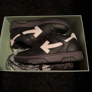 Off-White Out Of Office Sneaker